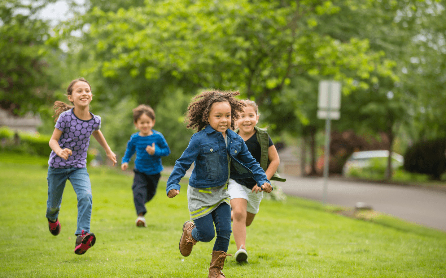 children running together